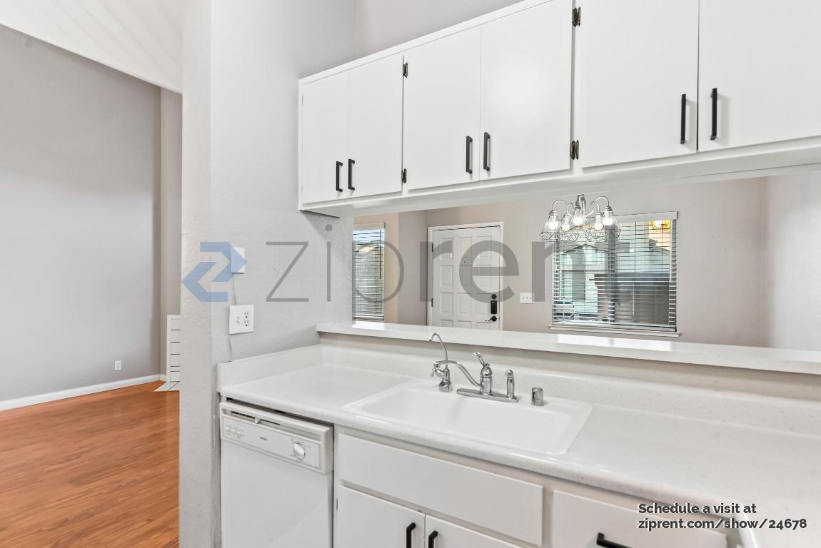 Building Photo - 374 Coyote Creek Cir