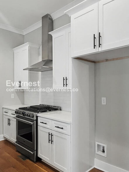 Building Photo - 121 Lucile St