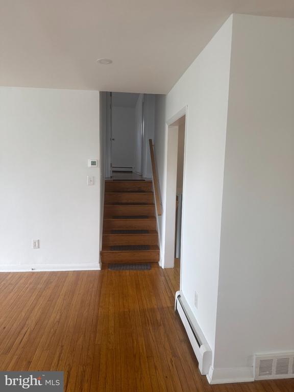 Building Photo - 216 Sussex Blvd