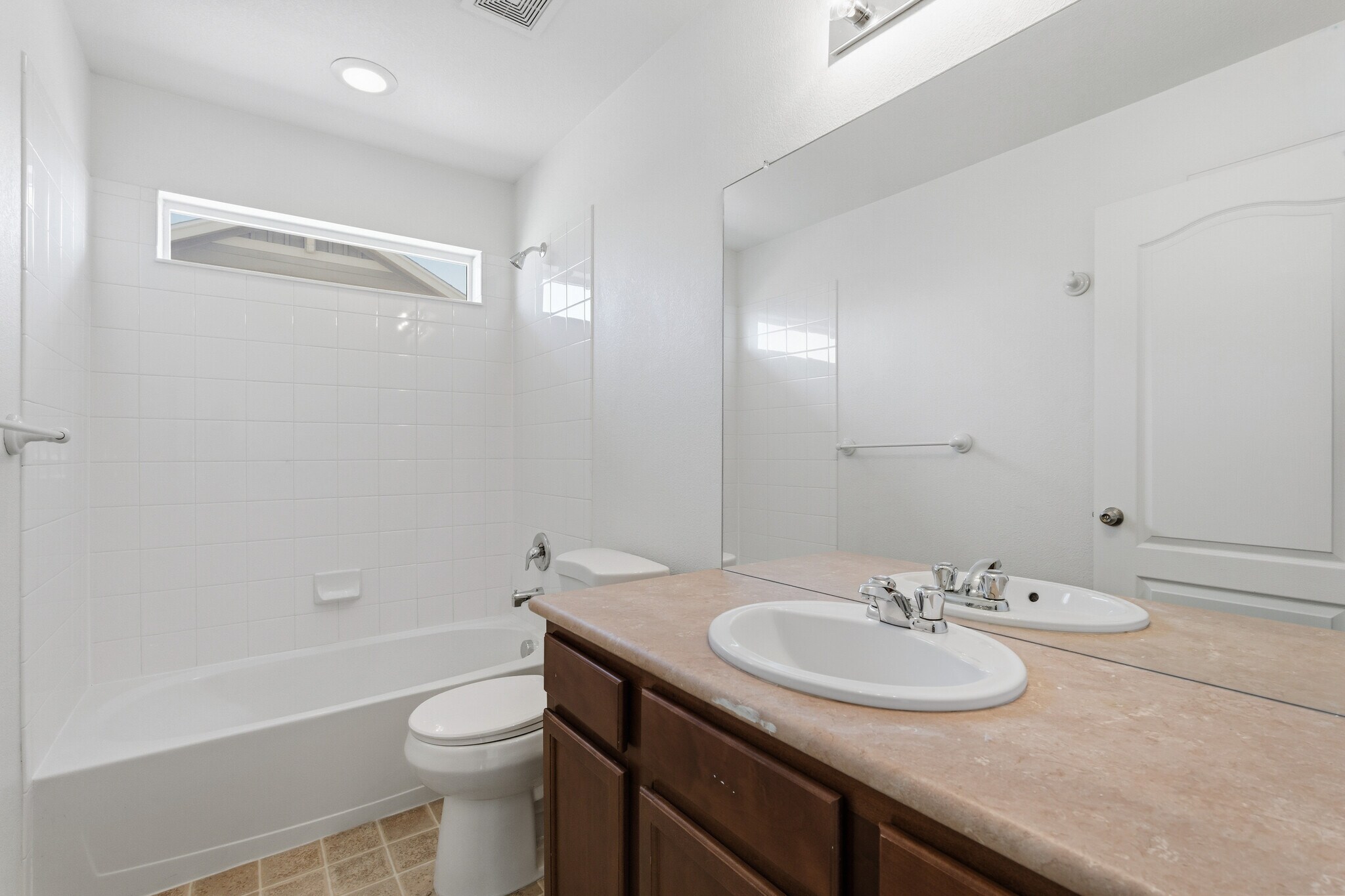 Building Photo - 25830 E Byers Pl