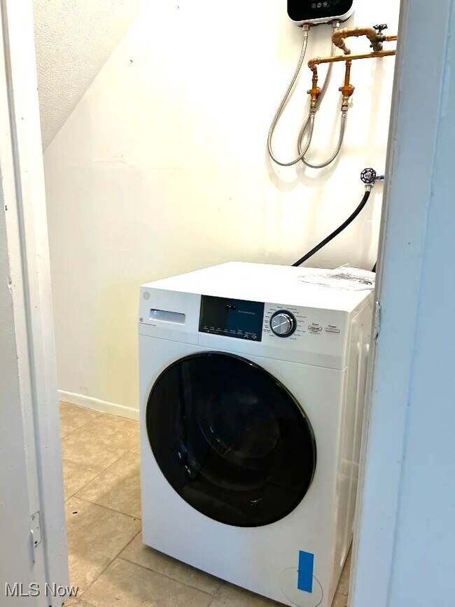 Building Photo - 201 Burton Dr