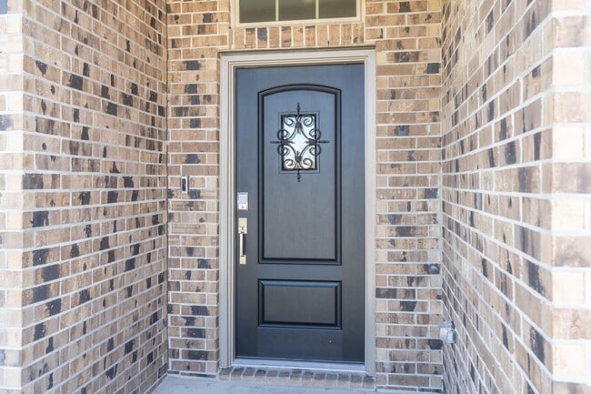 Primary Photo - 7618 Auburn Hvn Trl