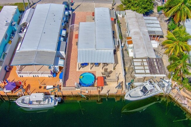 Building Photo - 136 Sable Palm Ln