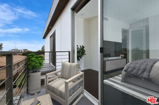 Building Photo - 11610 Ohio Ave