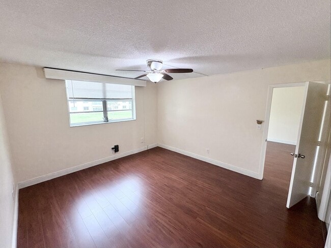 Building Photo - 6070 NW 64th Ave
