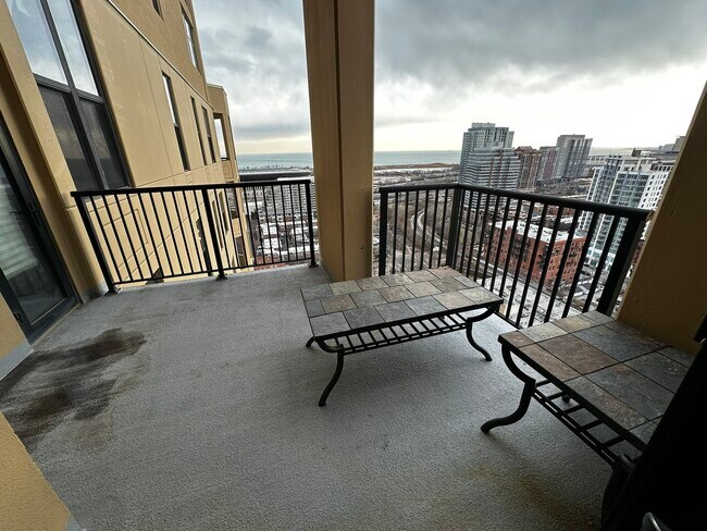 Building Photo - 1464 S Michigan Ave