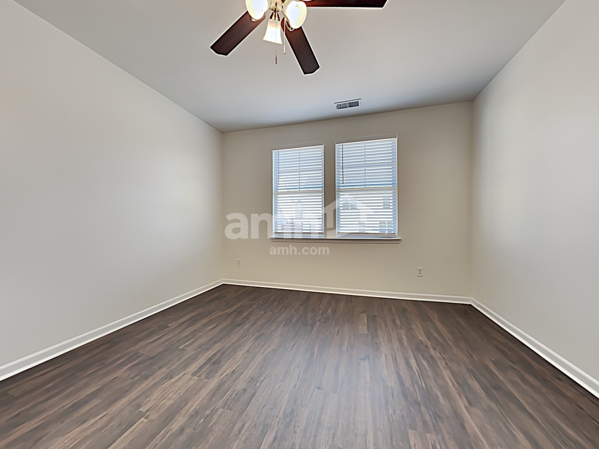Building Photo - 121 Hyrne Dr