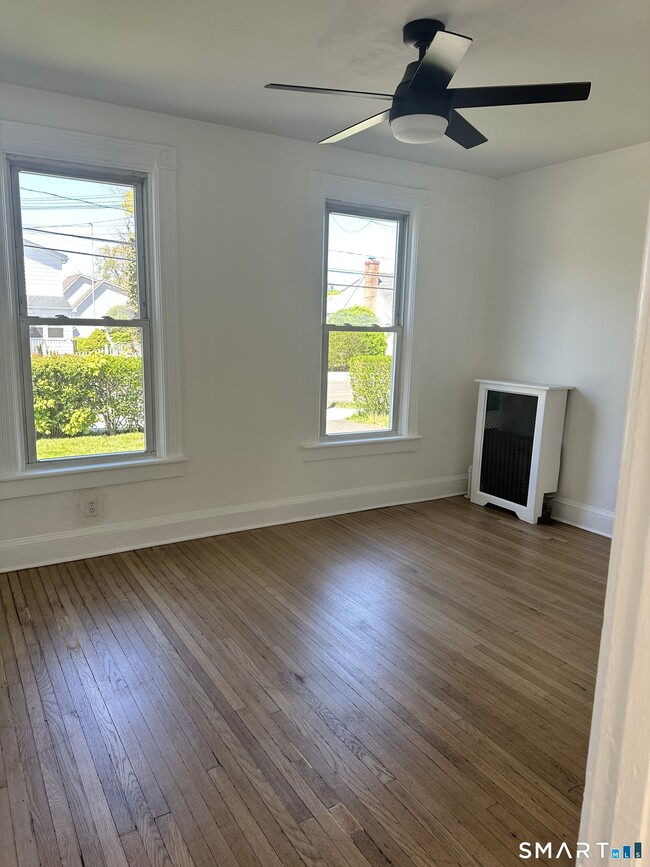 Building Photo - 42 1st St