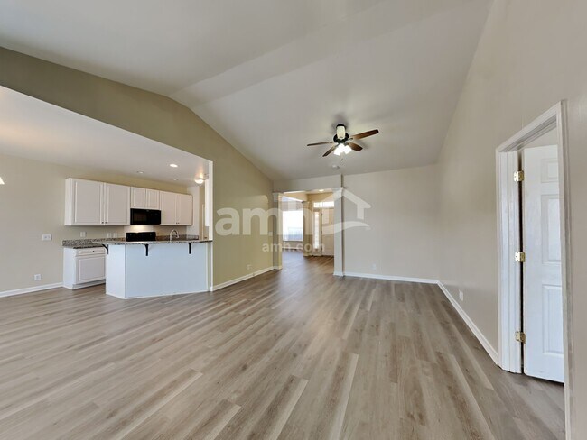 Building Photo - 2365 Edencrest Dr