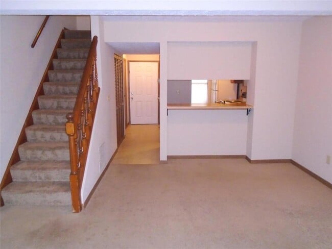 Building Photo - 441 Colleen Dr