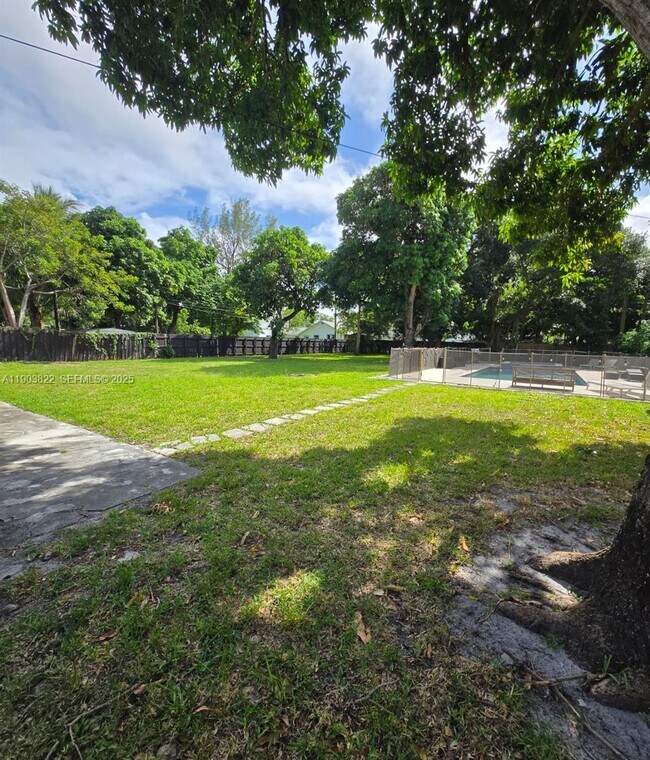 Building Photo - 2420 Jackson St