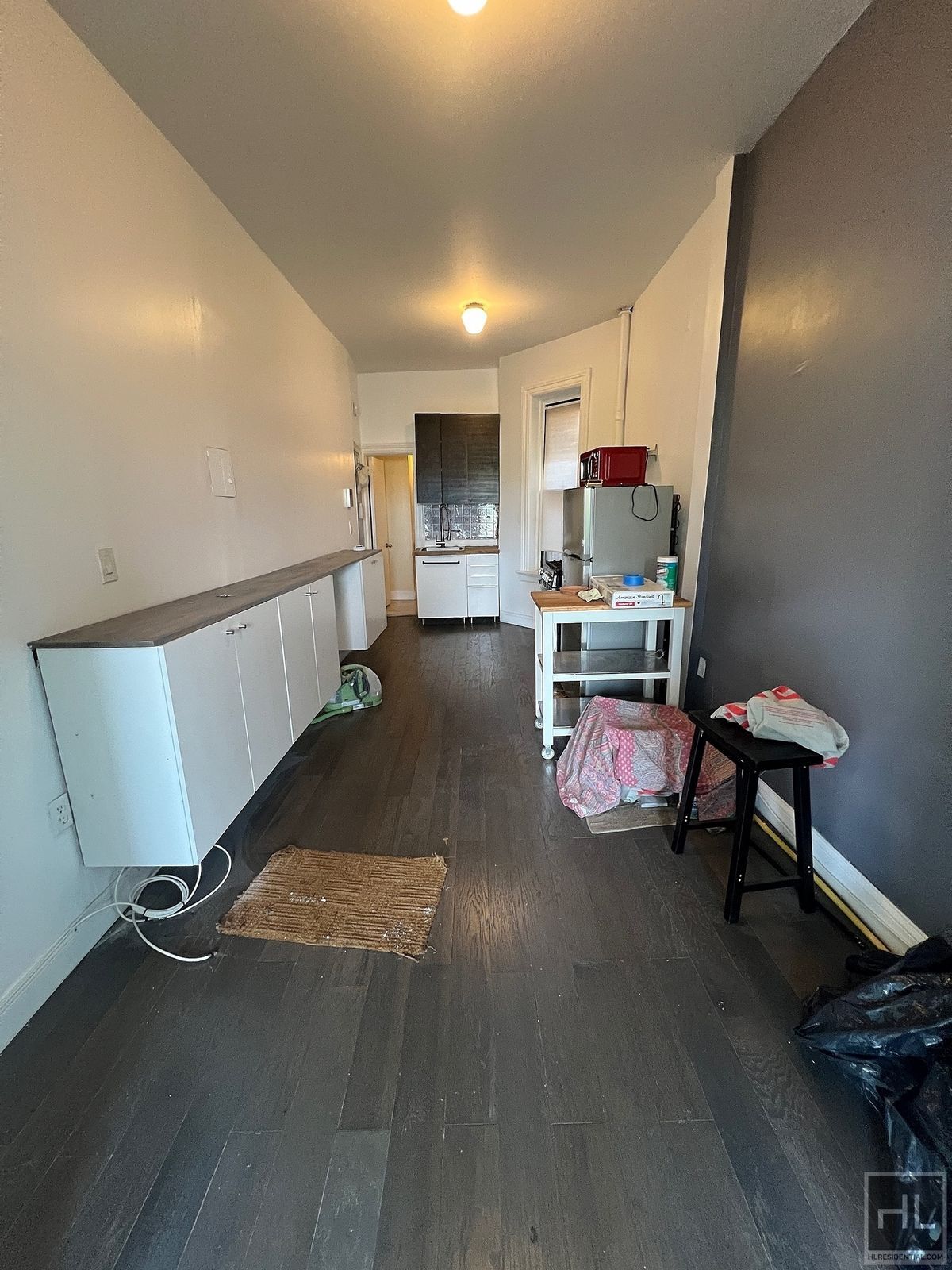 Building Photo - Junior 1BR / Studio Right Along Prospect P...