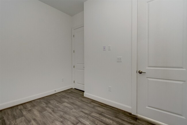 Building Photo - 1211 Caroline St