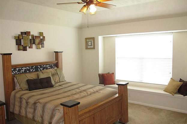 Building Photo - 6218 Menor Crest Dr