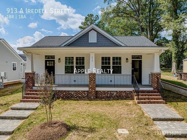 Building Photo - 913 Iredell St