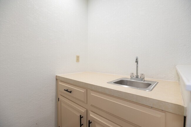 Building Photo - 11513 Juniper Ridge Dr