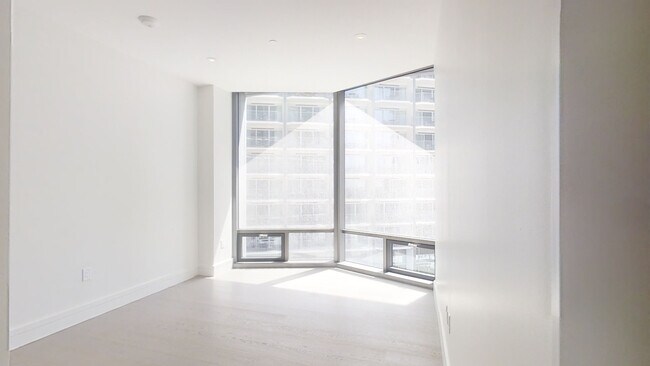 Building Photo - 2025 Avenue of the Stars