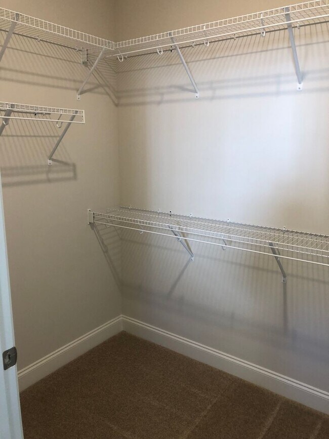 Building Photo - Greenville, 3BD/2.5, 1641SF