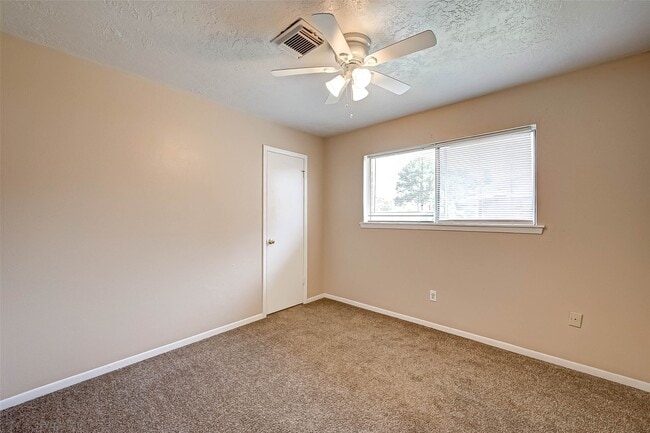 Building Photo - 4739 Parkland St