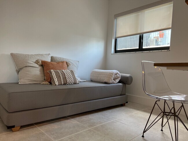 Bedroom 2/Office - 2545 S Bayshore Dr