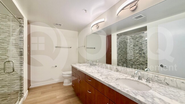 Building Photo - 7157 E Rancho Vista Dr