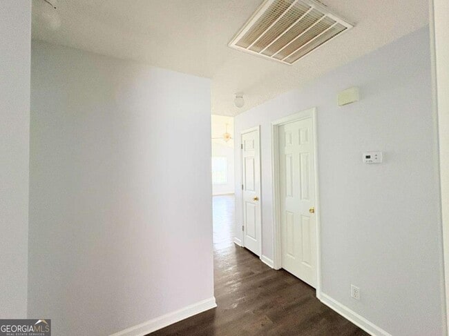 Building Photo - 120 Pleasant Breeze Way