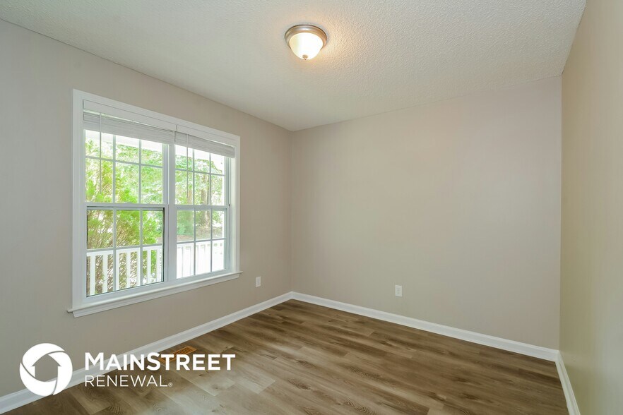 Building Photo - 304 Kingsbrook Cir