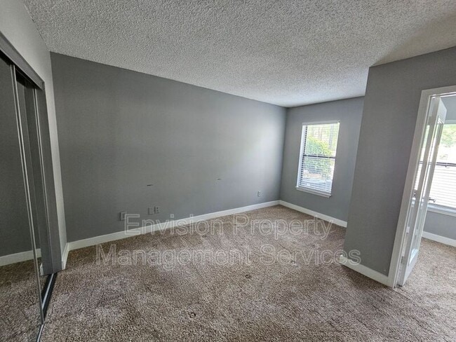 Building Photo - 1404 Huntingdon Chase
