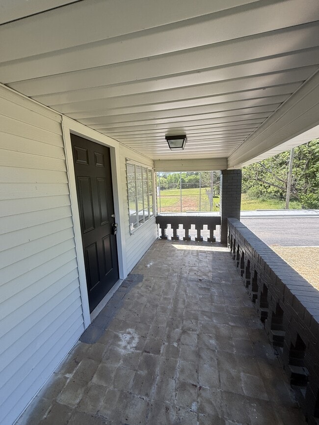 Building Photo - 537 37th Terrace W