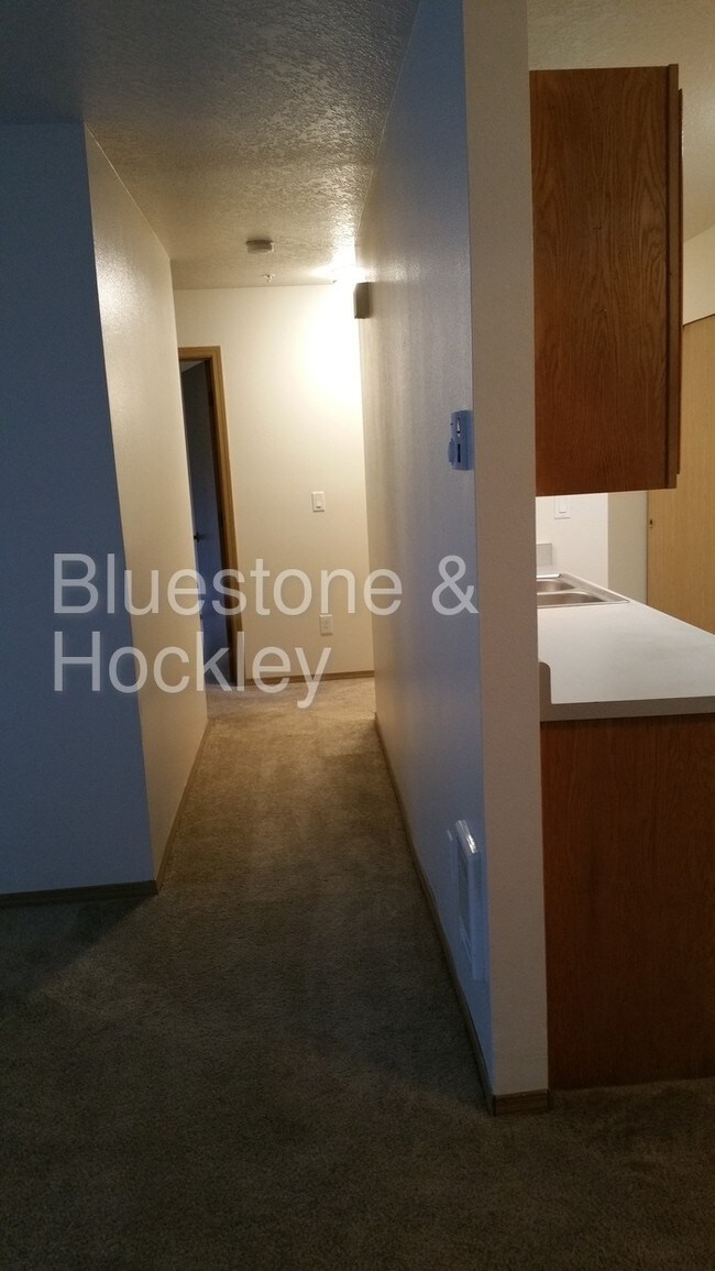 Building Photo - 4631 SW Luradel St