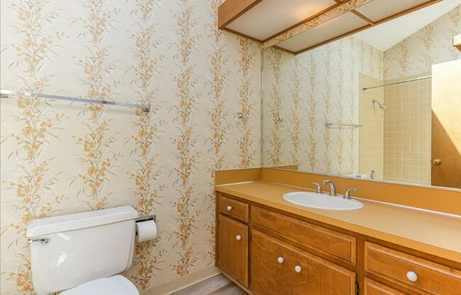 Building Photo - Prime Charbonneau Golf Community Location! 2 Bed, 2.5 Bath + Den, A/C, Washer/Dryer and Garage