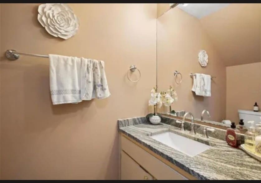 Building Photo - 3413 W Kirby St