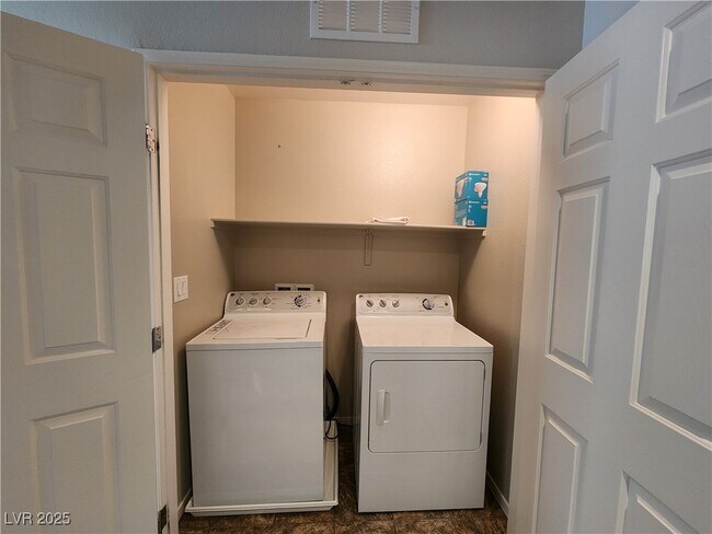 Building Photo - 9050 W Tropicana Ave