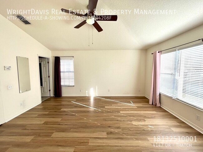 Building Photo - Large townhome at Sabal Pointe!
