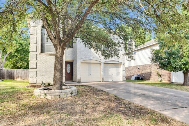 Building Photo - 2104 Grove Dr