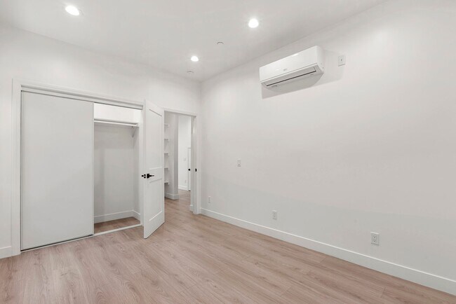Building Photo - Stunning brand new construction, modern lu...