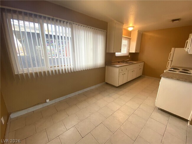 Building Photo - 3200 Arlene Way