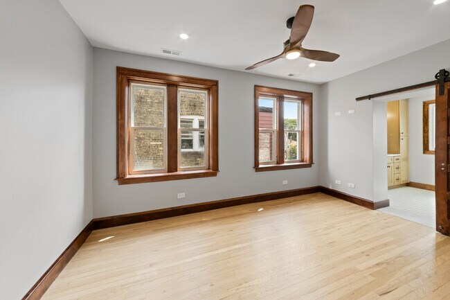 Building Photo - 4834 N Springfield Ave