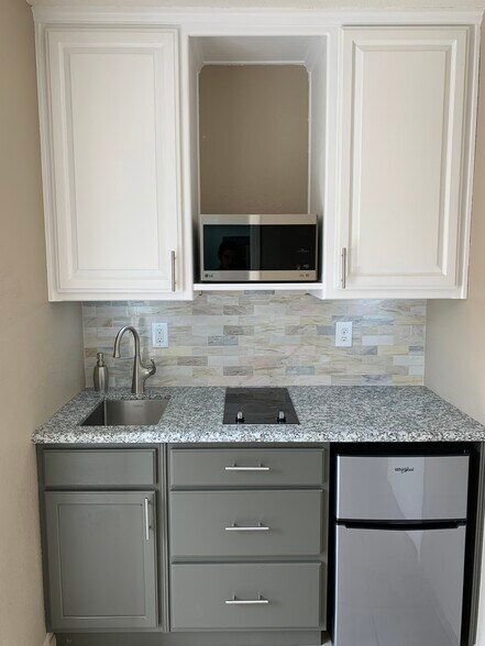 Primary Photo - 13960 Driftwood Dr