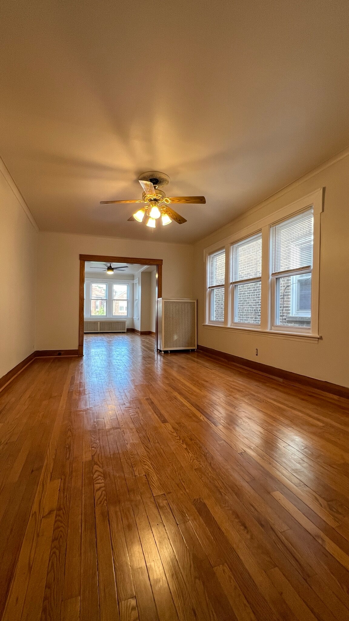 Dining room - 3354 N Springfield Ave