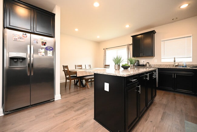 Building Photo - 522 Calvert Way