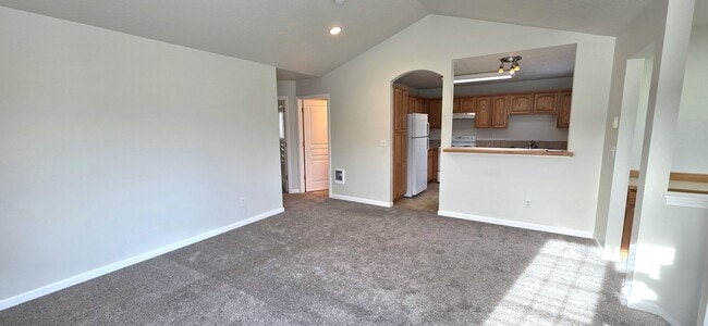 Building Photo - Beautiful Condo in Gilham