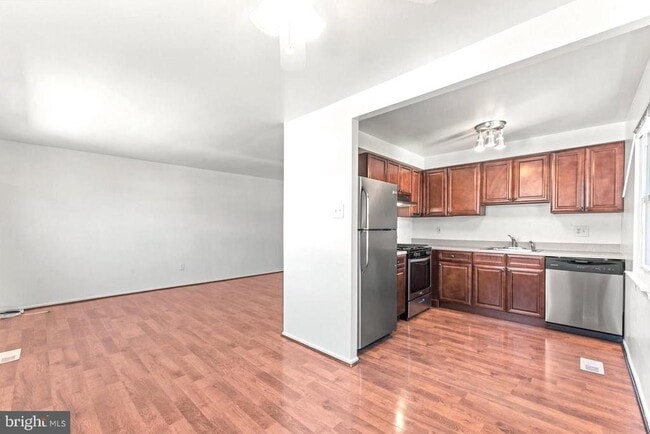 Building Photo - 13093 Blakeslee Dr