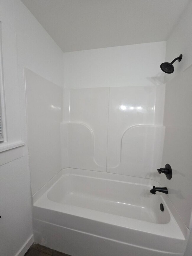 Building Photo - 1315-1317 N. Boston Pl