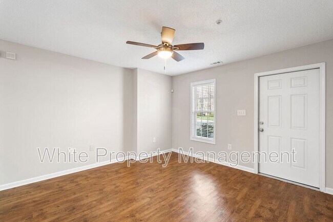 Building Photo - 106 Locomotive Ln