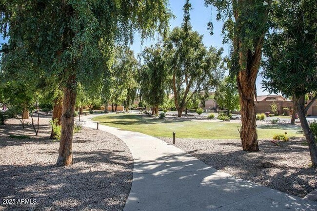 Building Photo - 8602 E Vista Del Lago