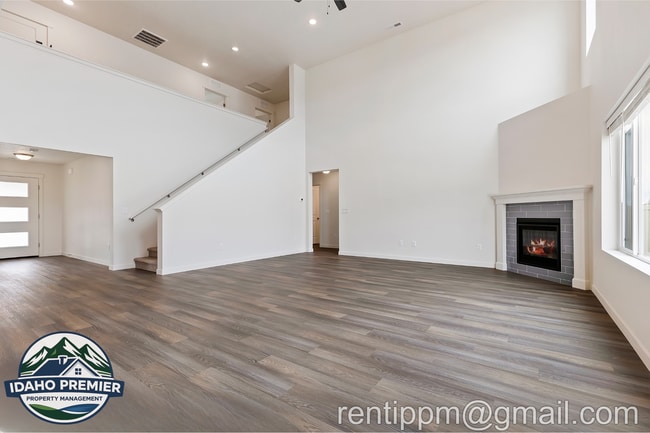 Building Photo - 7642 E Lightfoot St