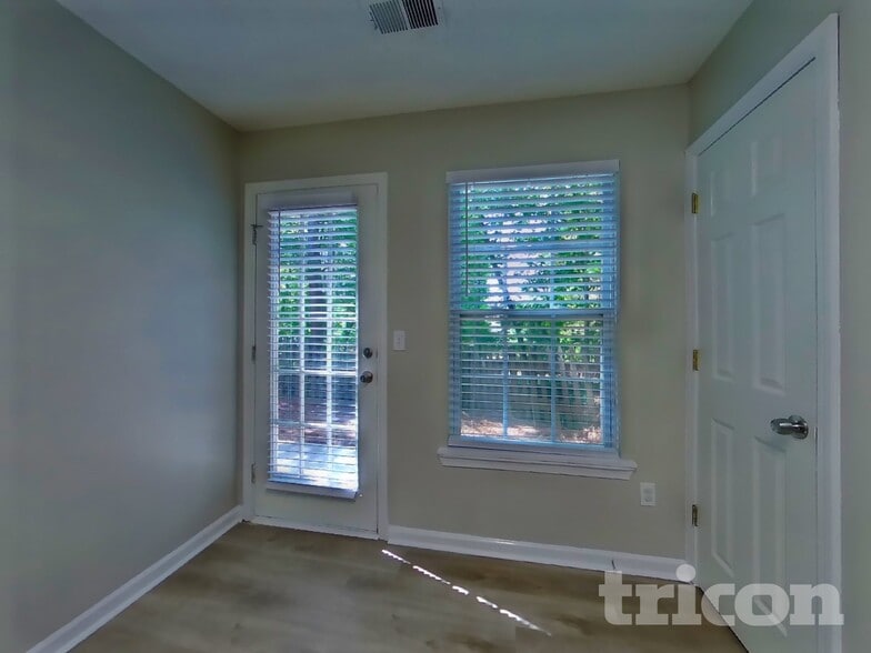 Building Photo - 225 Lossie Ln