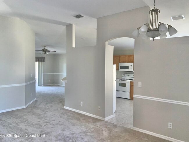 Building Photo - 2087 Deercroft Dr