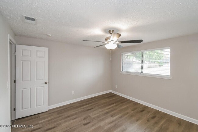 Building Photo - 9904 Moss Side Ln